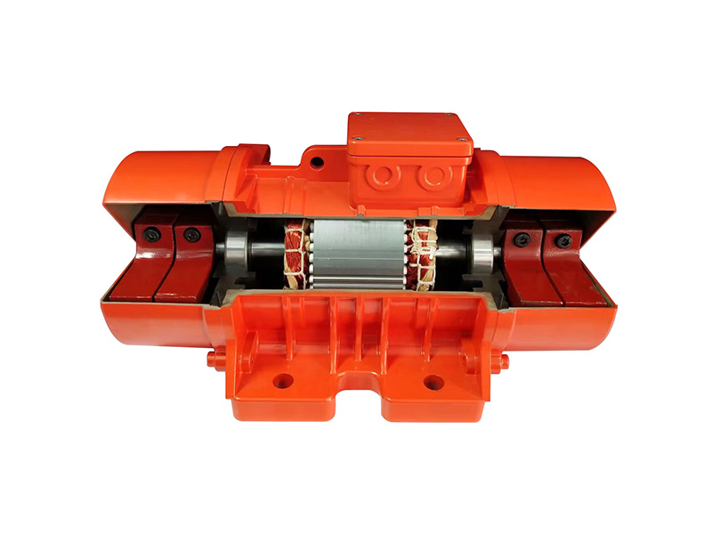 “炎炎夏日，振動(dòng)電機(jī)為何會(huì)發(fā)熱？”——深圳欣佳宏振動(dòng)電機(jī)廠家為您解密